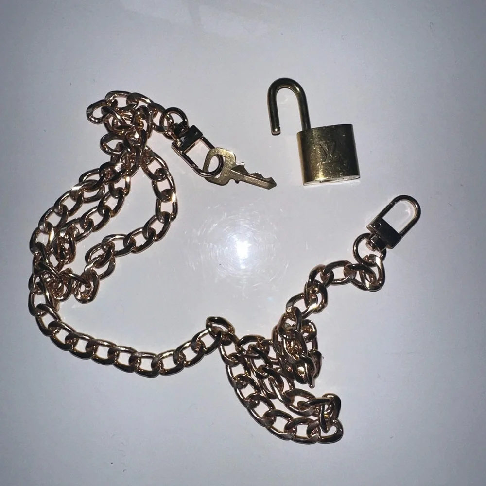 LV Lock & Key #313 - Picture 10 of 10
